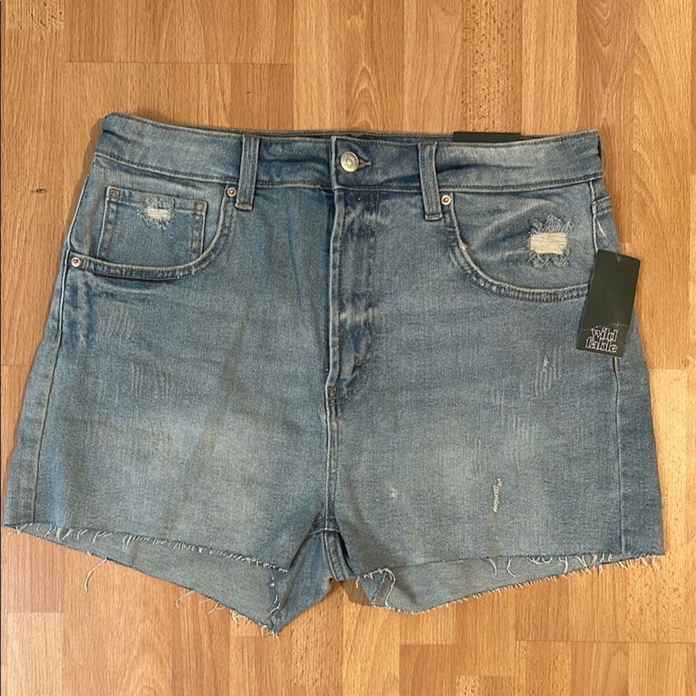 Wild Fable Highest Rise Mom Shorts, Light
Blue, 14 / 32 Waist - NEW WITH TAGS